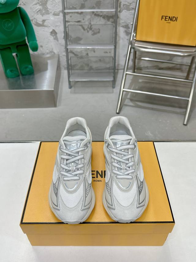 35-40。 Fendi23秋冬新品 爆款 Fendi First One 新款运动鞋 ，经过n次反复挑调试版型舒适度都做到极致， 斜向f形状雕刻波纹鞋底5Cm